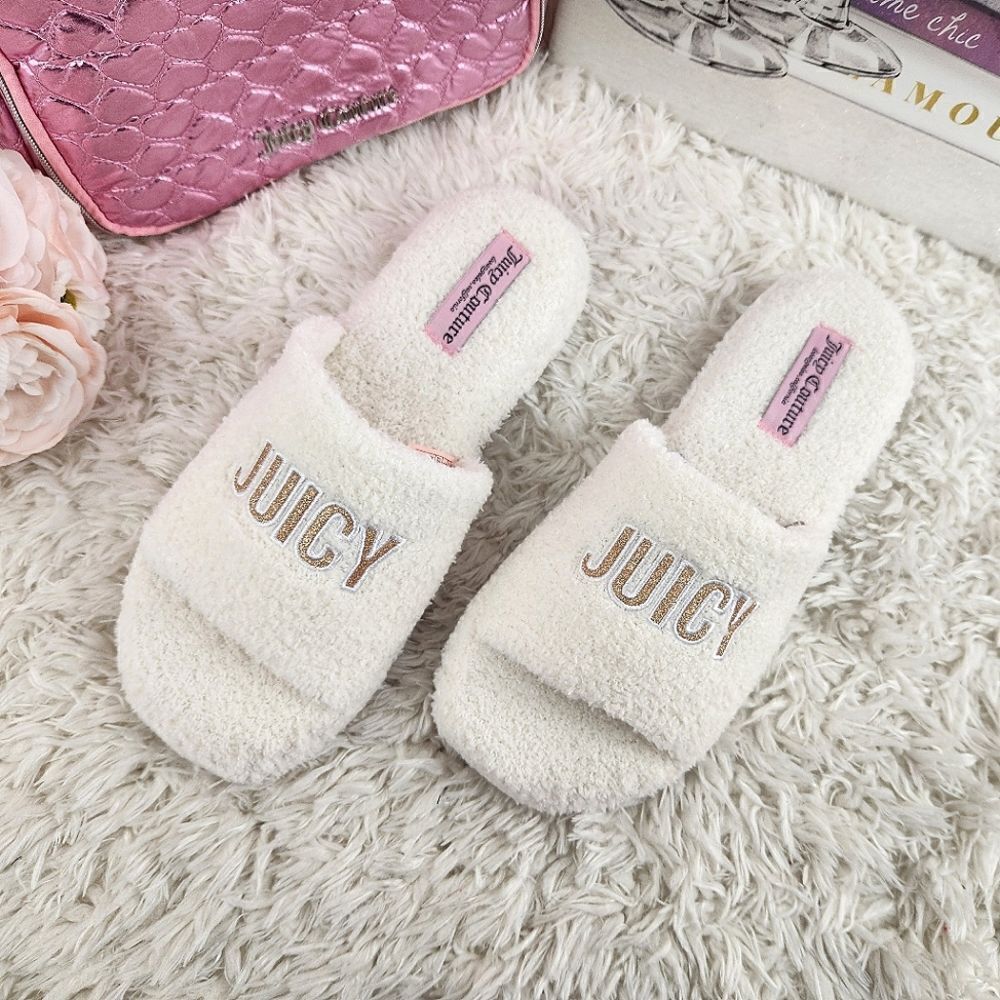 {Juicy Couture} White Faux Fur Slippers